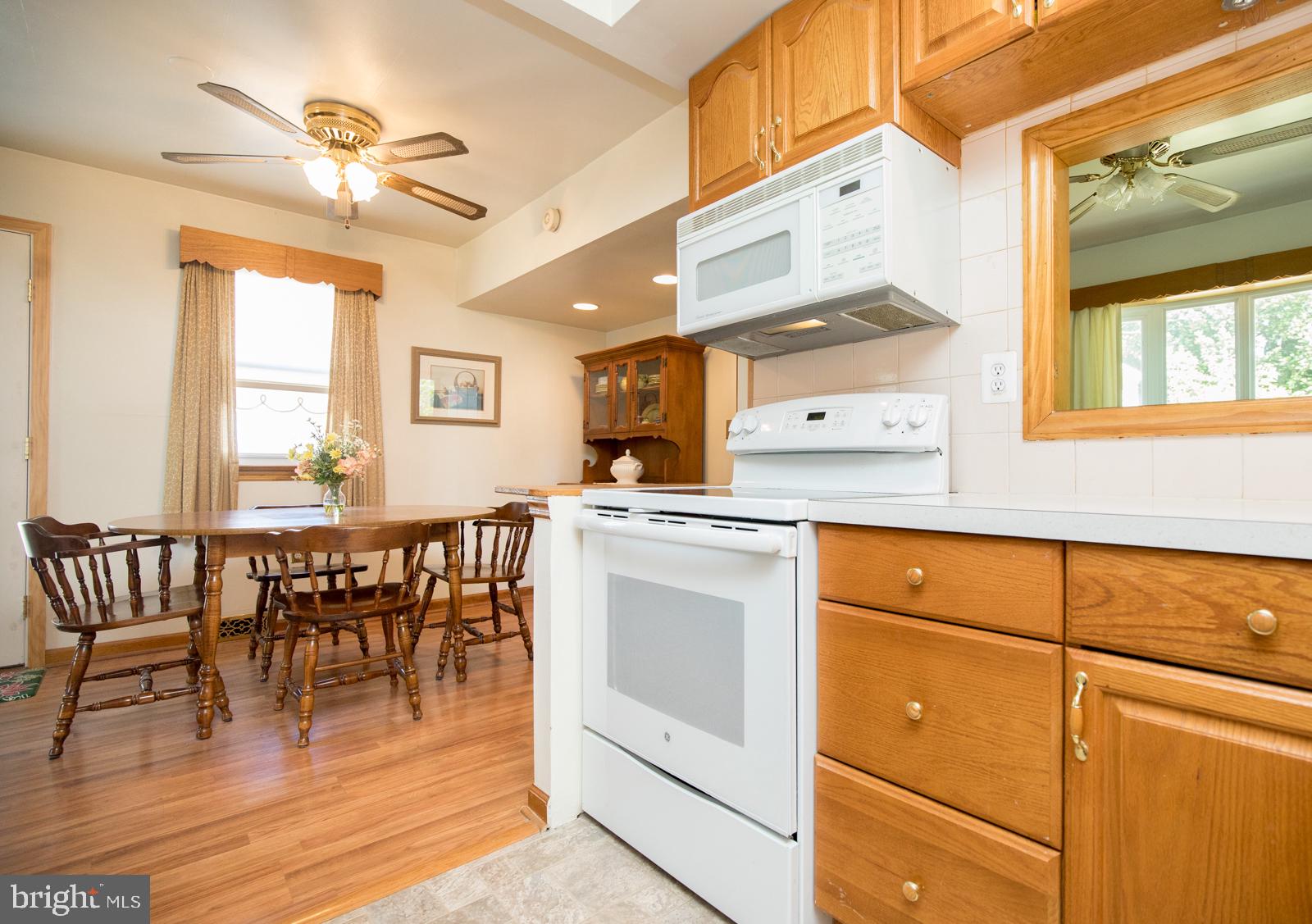 9862 Verree Road Philadelphia, PA 19115 - Photo 11 of 35 Kitchen