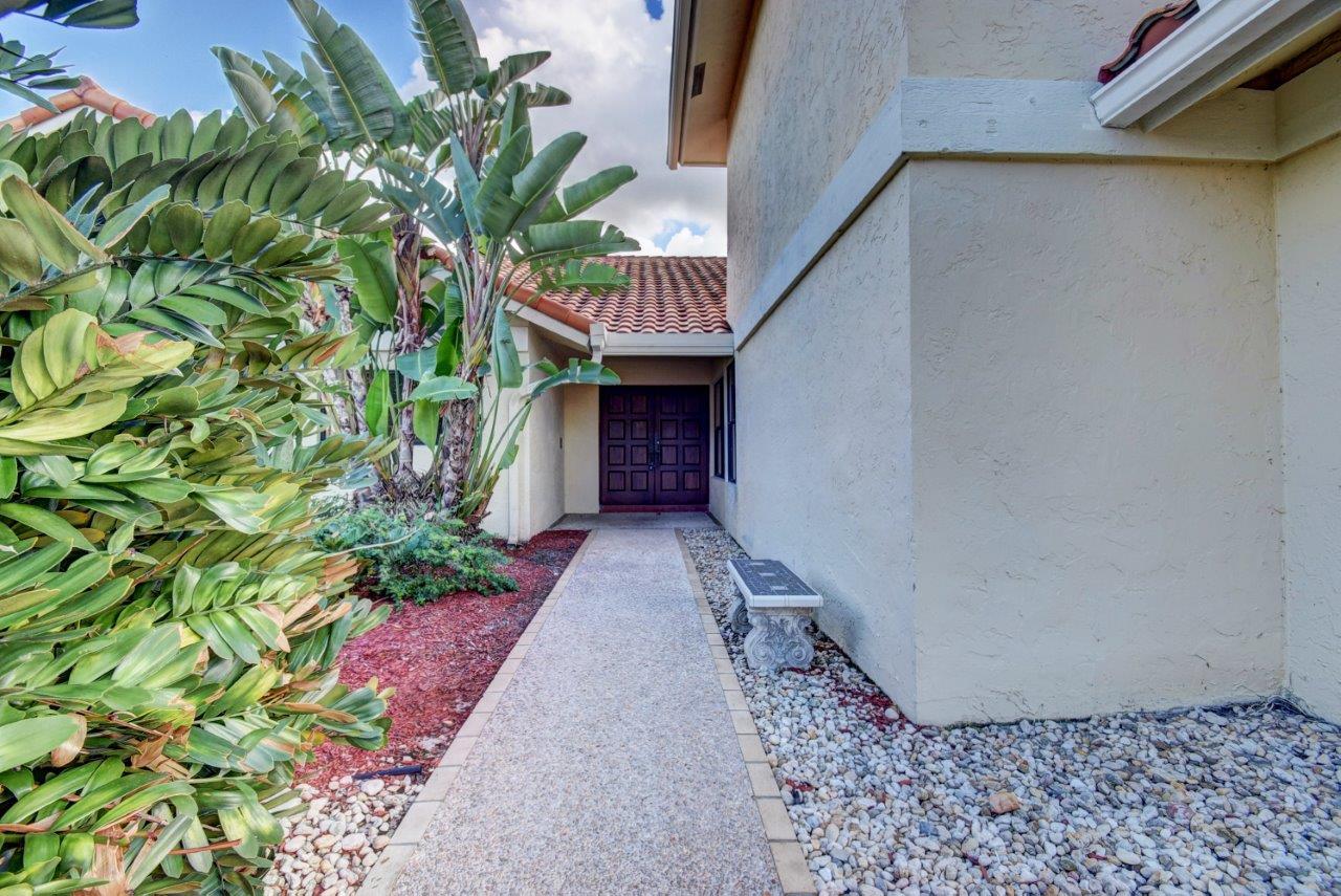 10486 Boca Woods Lane Boca Raton, FL 33428 - Photo 4 of 62 Virtuals1 (4)