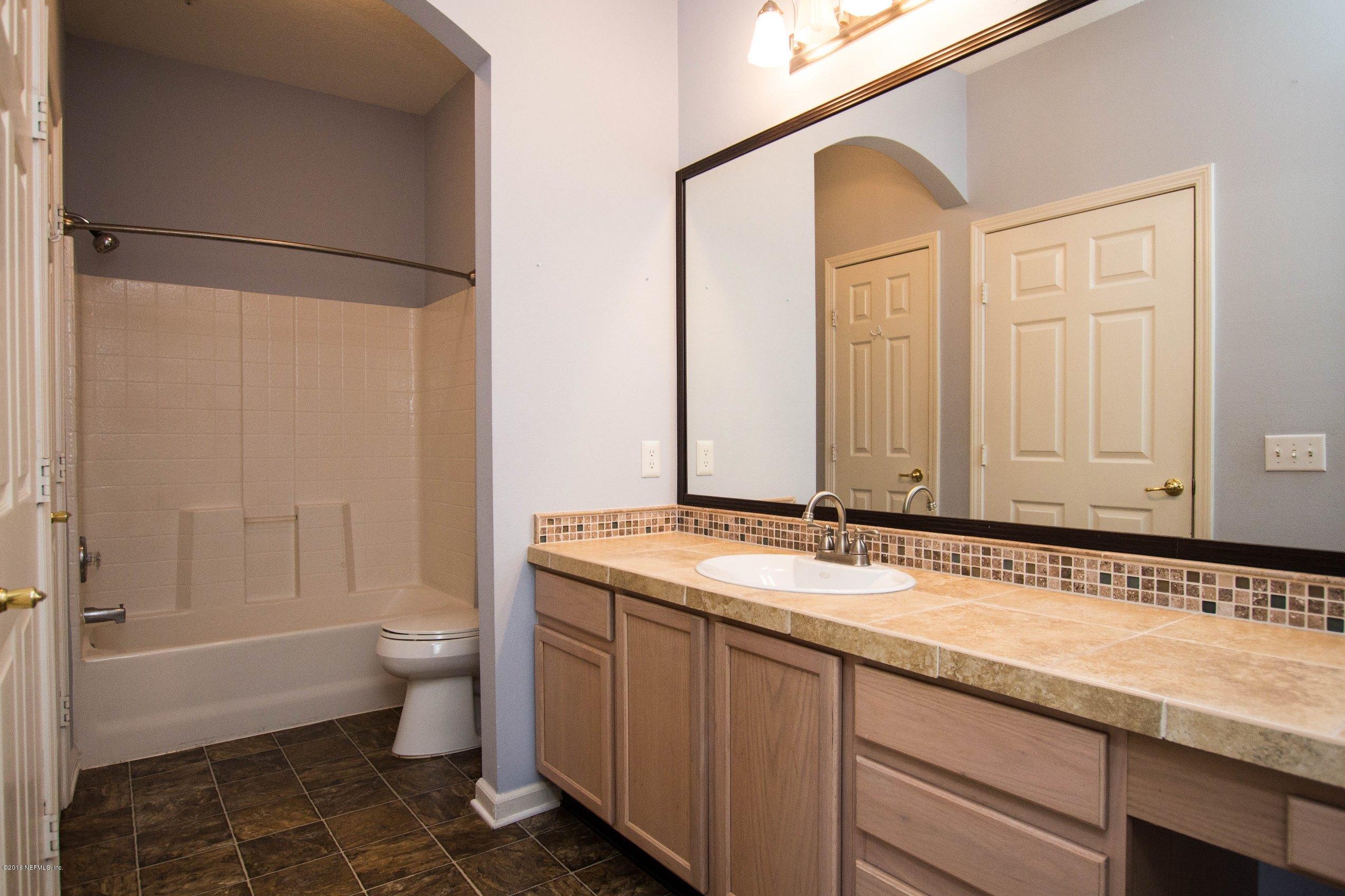 10550 Baymeadows Road, Unit 220 Jacksonville, FL 32256 - Photo 16 of 24 2nd Bathroom