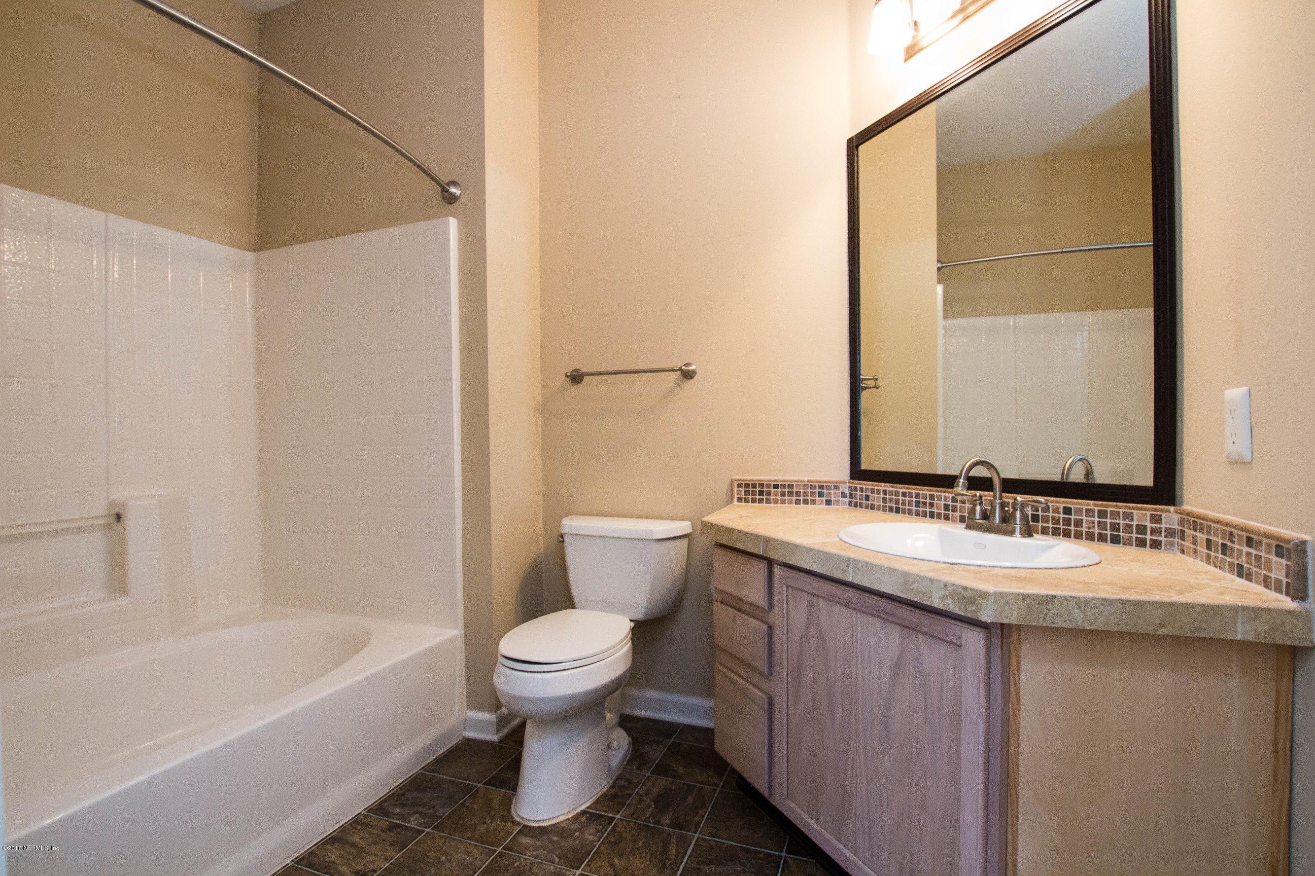 10550 Baymeadows Road, Unit 220 Jacksonville, FL 32256 - Photo 4 of 24 Master Bathroom