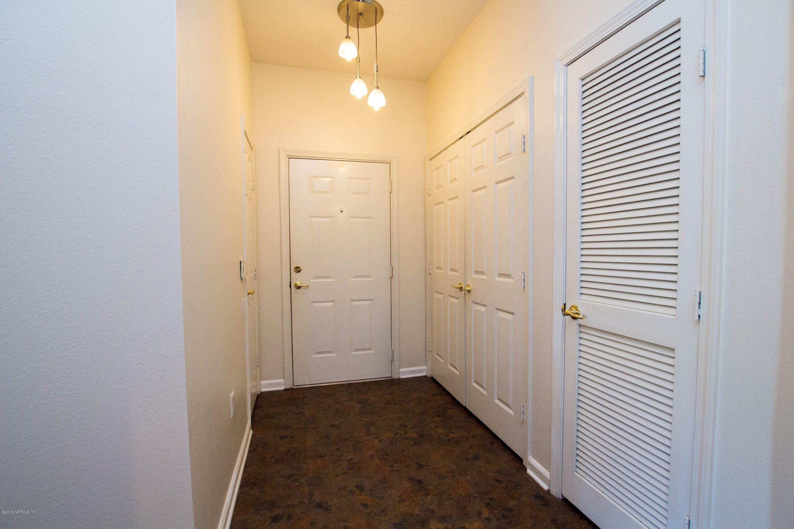 10550 Baymeadows Road, Unit 220 Jacksonville, FL 32256 - Photo 7 of 24 Foyer