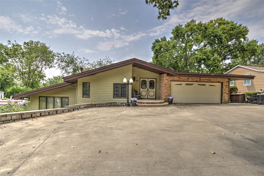77 Oak Ridge Drive Decatur, IL 62521 - Photo 1 of 47 Gallery Image 1