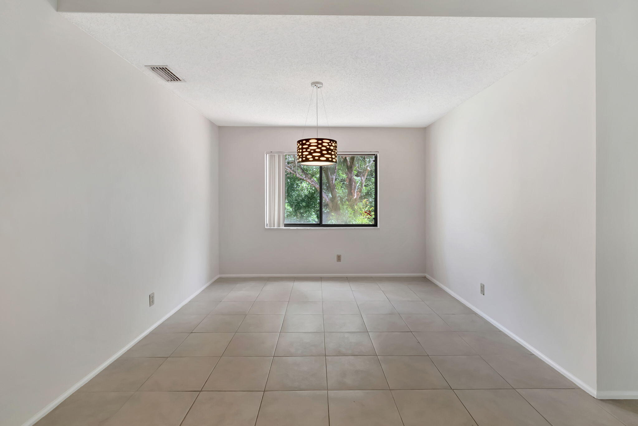 5750 Coach House Circle, Unit E Boca Raton, FL 33486 - Photo 15 of 44 FORMAL DINING ROOM