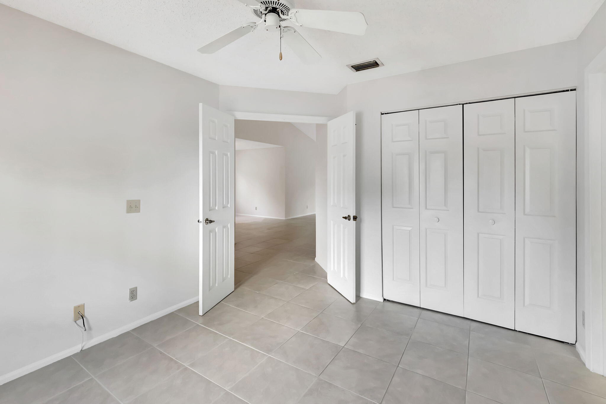 5750 Coach House Circle, Unit E Boca Raton, FL 33486 - Photo 28 of 44 THIRD BEDROOM