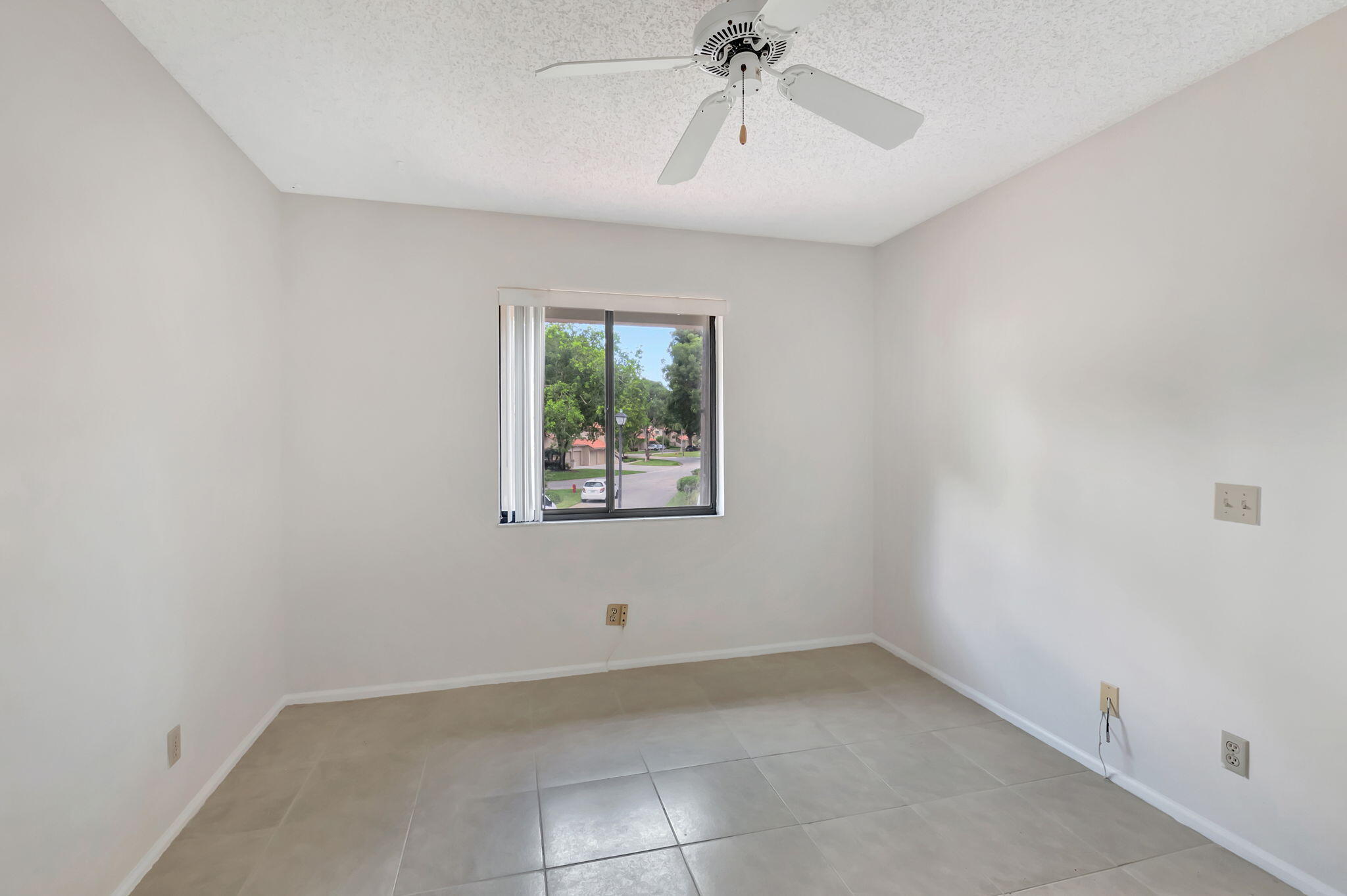 5750 Coach House Circle, Unit E Boca Raton, FL 33486 - Photo 29 of 44 THIRD BEDROOM