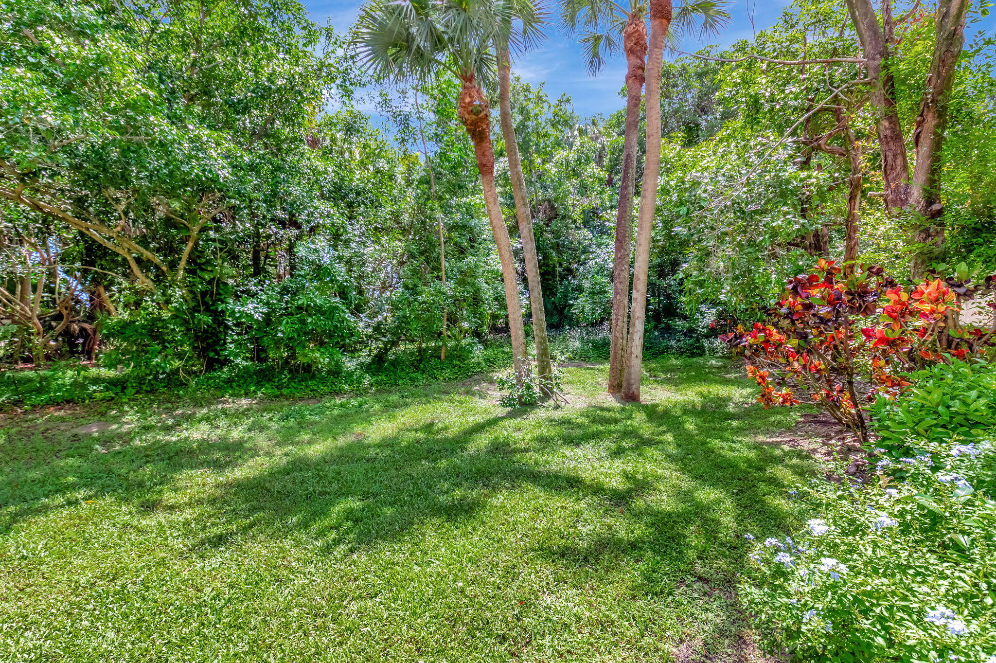 5750 Coach House Circle, Unit E Boca Raton, FL 33486 - Photo 4 of 44 TRANQUIL PRESERVE VIEWS