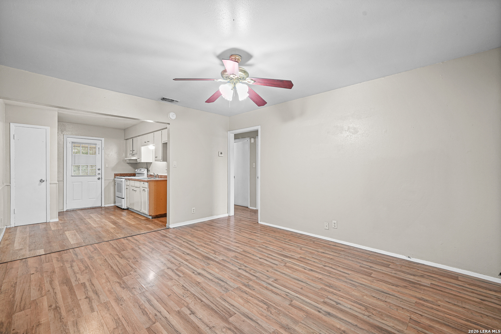 306 North Seguin Road Converse, TX 78109 - Photo 8 of 18 Gallery Image 8