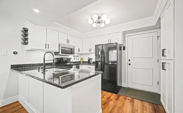 $230,000 | 9950 Shady Lane, Unit 1B, Orland Park, IL 60462