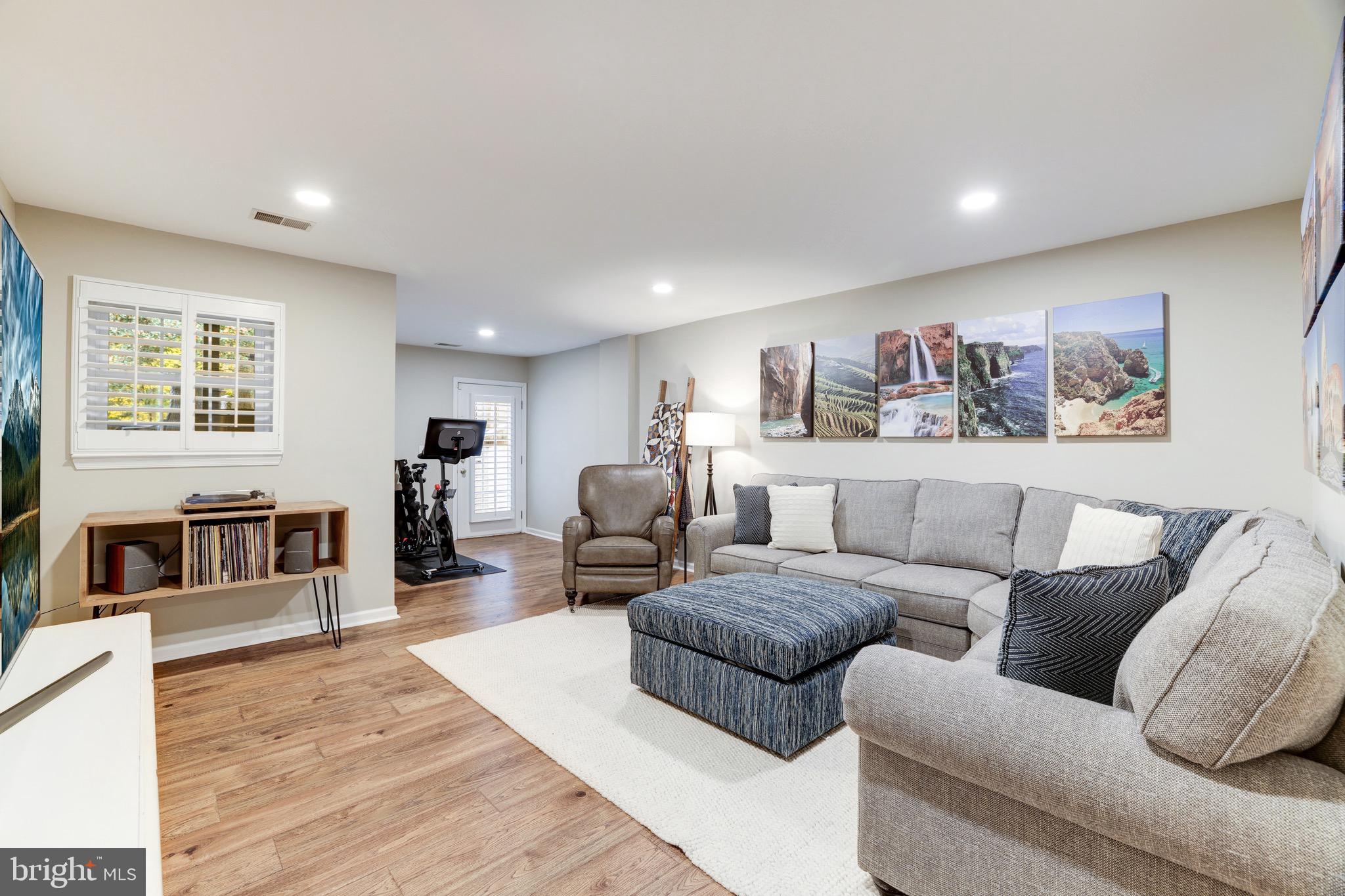 1226 Wild Hawthorn Way Reston, VA 20194 - Photo 33 of 45
