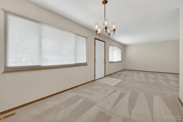 $199,000 | 1430 Arlington Drive, Florissant, MO 63033
