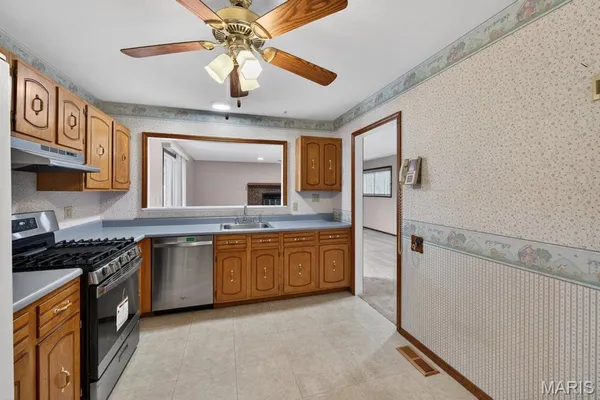 $199,000 | 1430 Arlington Drive, Florissant, MO 63033