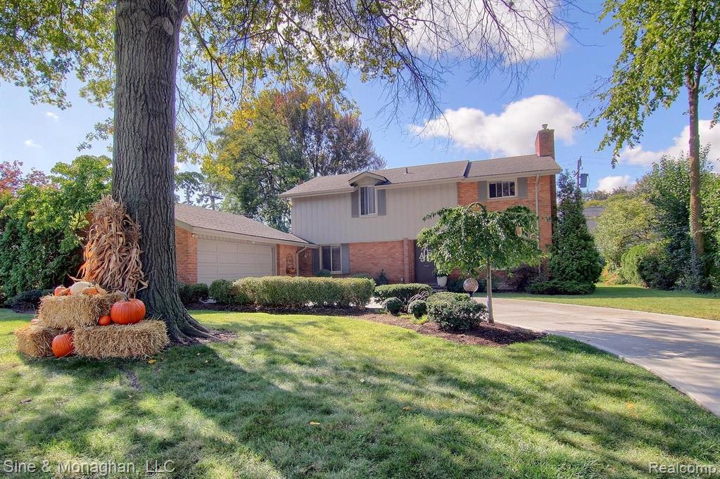 403 Barclay Road Grosse Pointe Farms, MI 48236 - Photo 1 of 29
