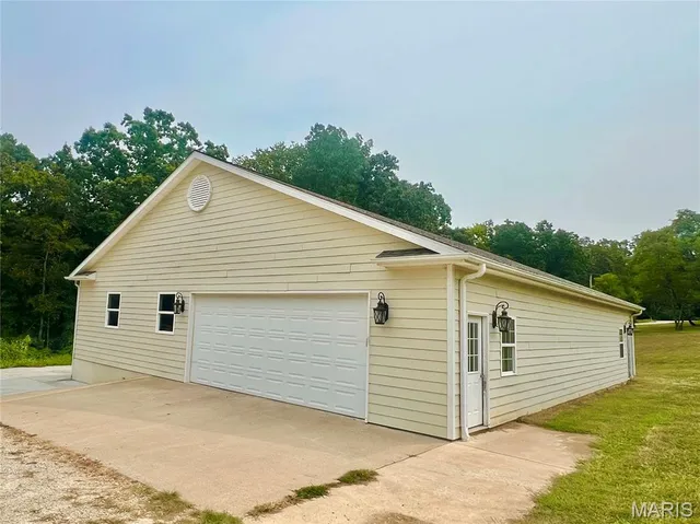 $640,000 | 23891 Wild Horse Farms Road, Warrenton, MO 63383