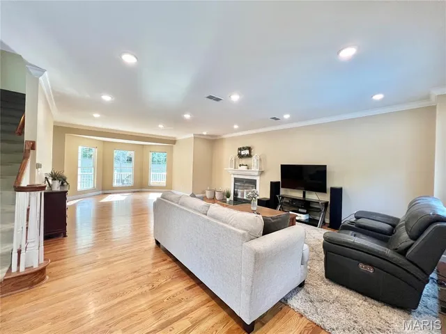 $640,000 | 23891 Wild Horse Farms Road, Warrenton, MO 63383