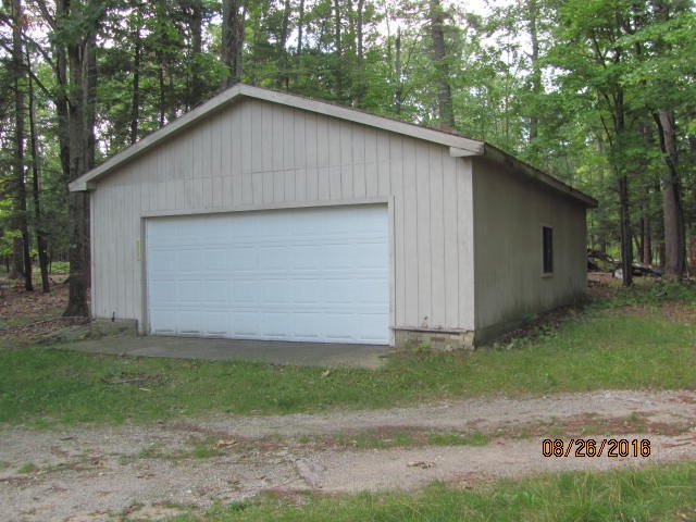 8610 Skegemog Point Road Williamsburg, MI 49690 - Photo 7 of 29 1822887-6.JPG