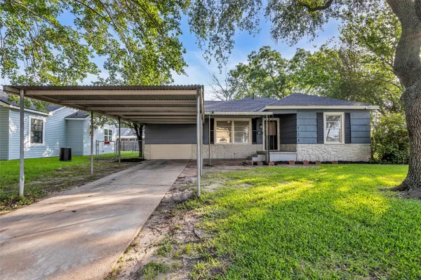$189,000 | 718 East Republic Avenue, Unit 1, Baytown, TX 77520