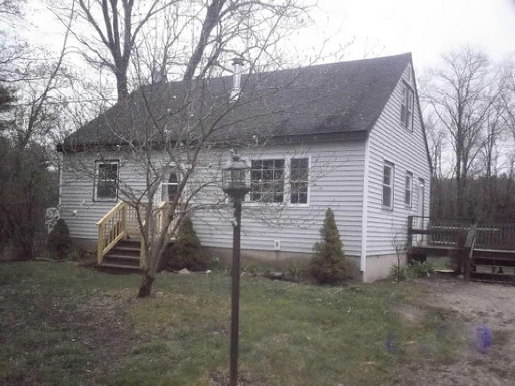 19 Old Bye Road Raymond, NH 03077 - Photo 1 of 13 Gallery Image 1