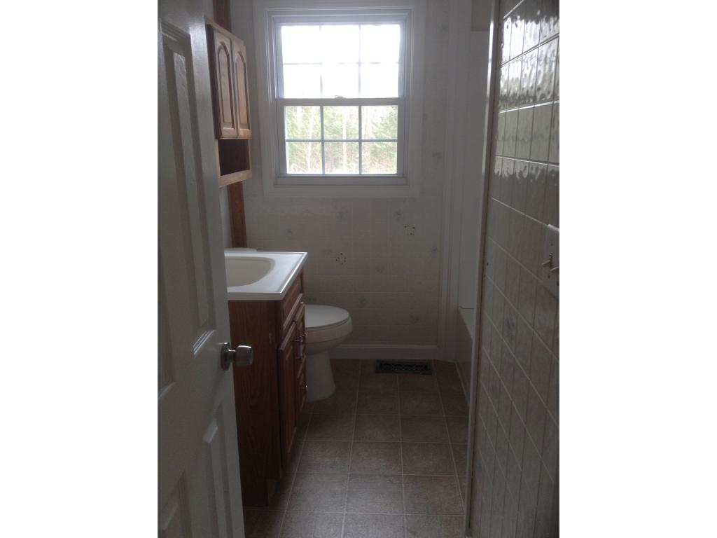 19 Old Bye Road Raymond, NH 03077 - Photo 5 of 13 Gallery Image 5