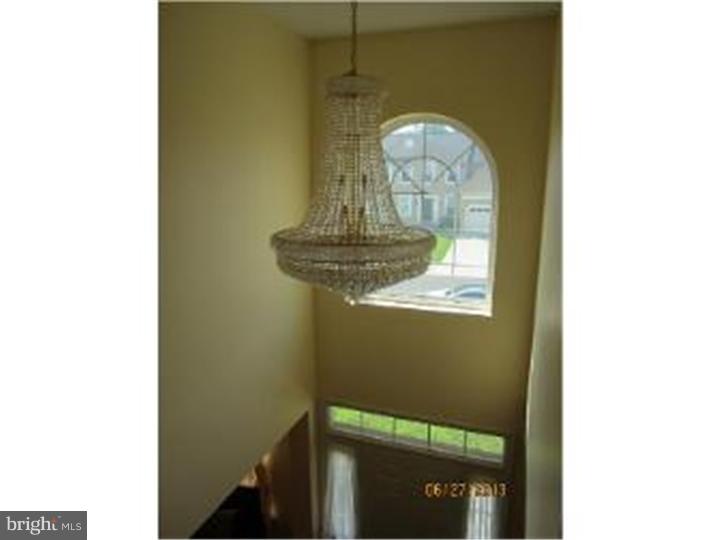 10 Log Cabin Road Sicklerville, NJ 08081 - Photo 2 of 24 Foyer