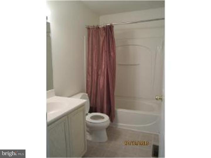 10 Log Cabin Road Sicklerville, NJ 08081 - Photo 13 of 24 Bathroom
