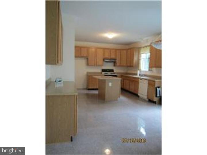10 Log Cabin Road Sicklerville, NJ 08081 - Photo 7 of 24 Kitchen