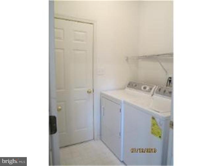 10 Log Cabin Road Sicklerville, NJ 08081 - Photo 10 of 24 Laundry Room