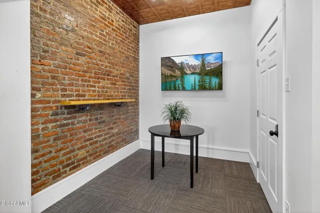 $2,000,000 | 585 Central Avenue, Albany, NY 12206