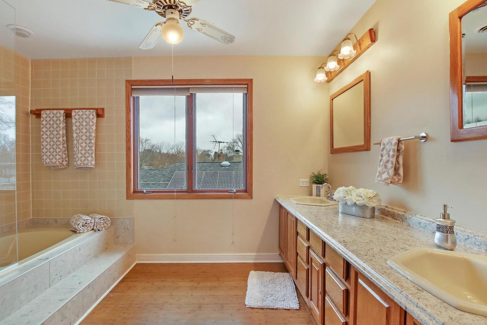 1041 Midway Road Northbrook, IL 60062 - Photo 20 of 26