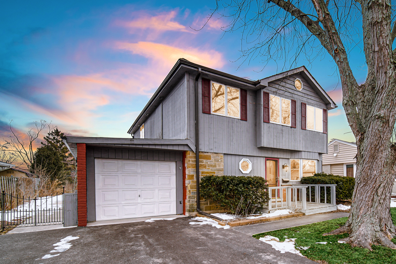 1041 Midway Road Northbrook, IL 60062 - Photo 2 of 26