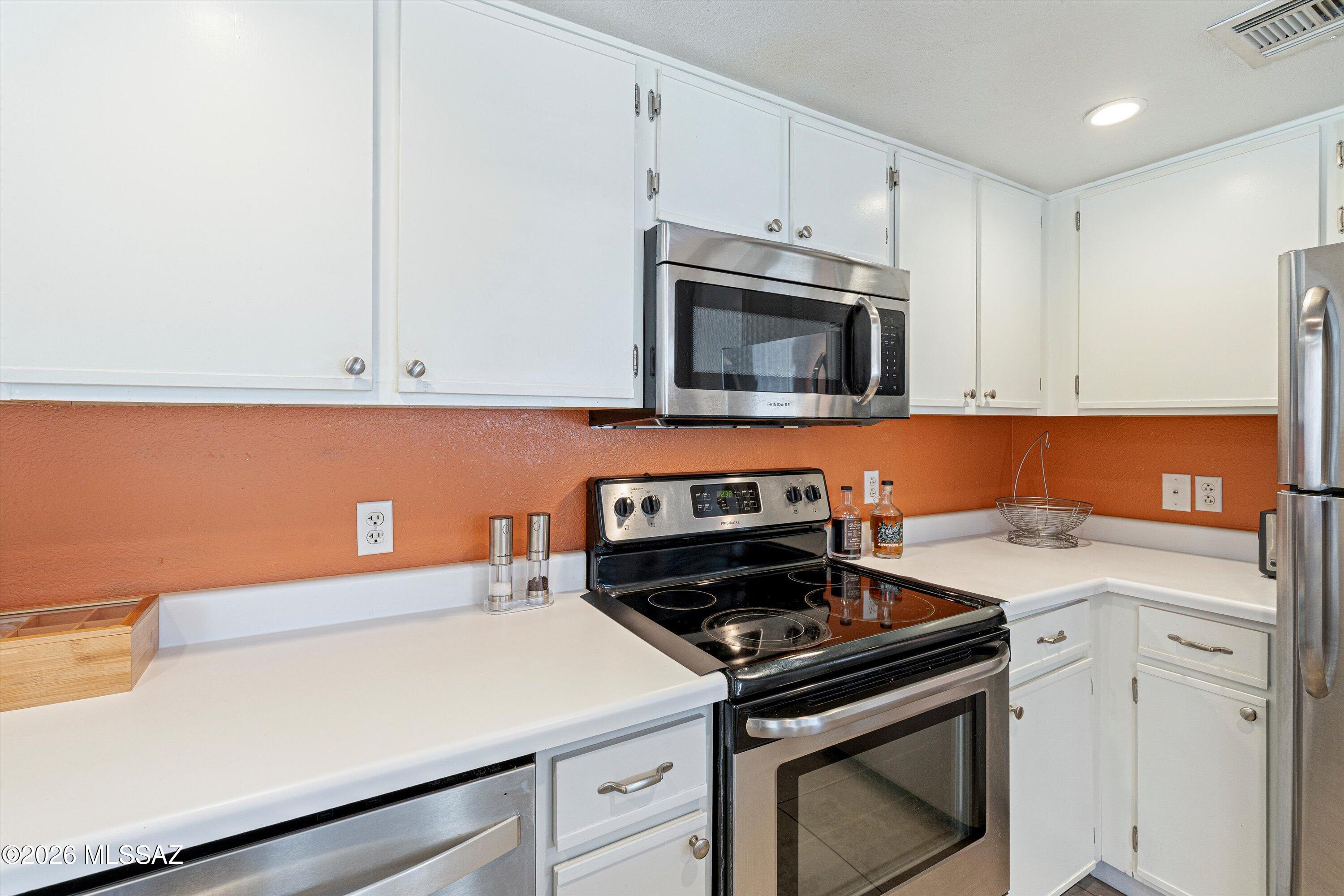 7255 East Snyder Road, Unit 4105 Tucson, AZ 85750 - Photo 4 of 24 Kitchen