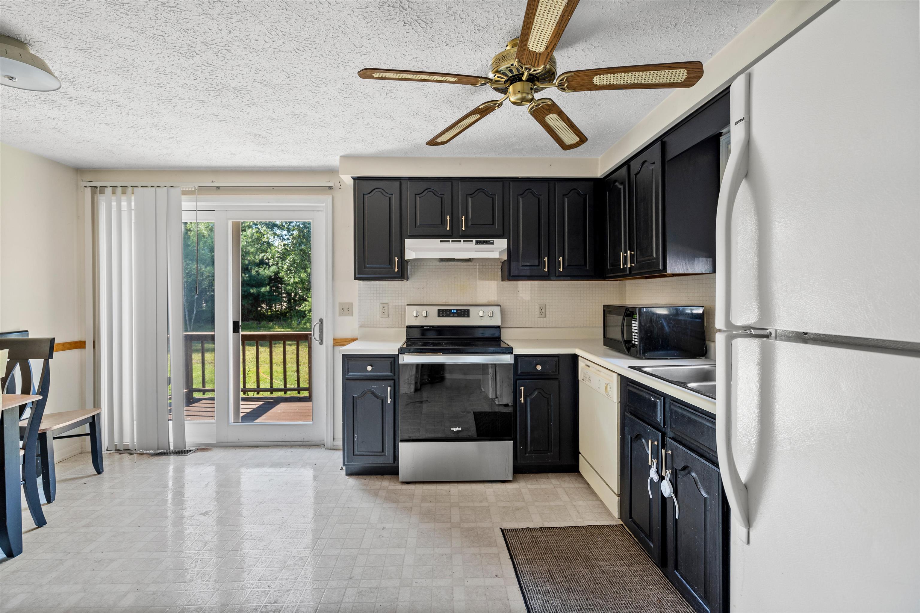 1555 Bodwell Road, Unit 41 Manchester, NH 03109 - Photo 7 of 17