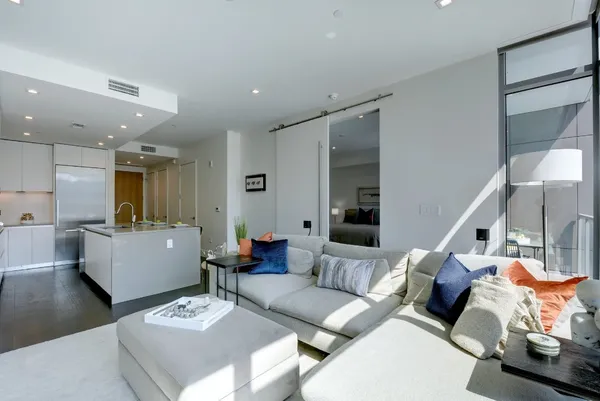 $4,050 | 501 West Avenue, Unit 703, Austin, TX 78701