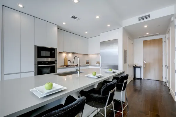 $4,050 | 501 West Avenue, Unit 703, Austin, TX 78701