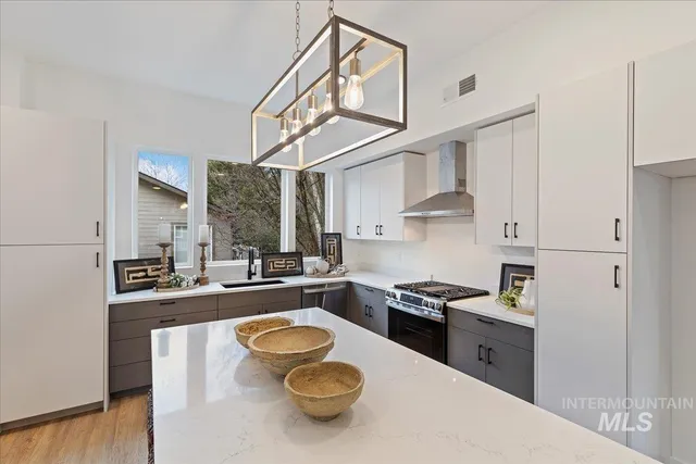 $625,000 | 2013 South Makar Lane, Boise, ID 83706