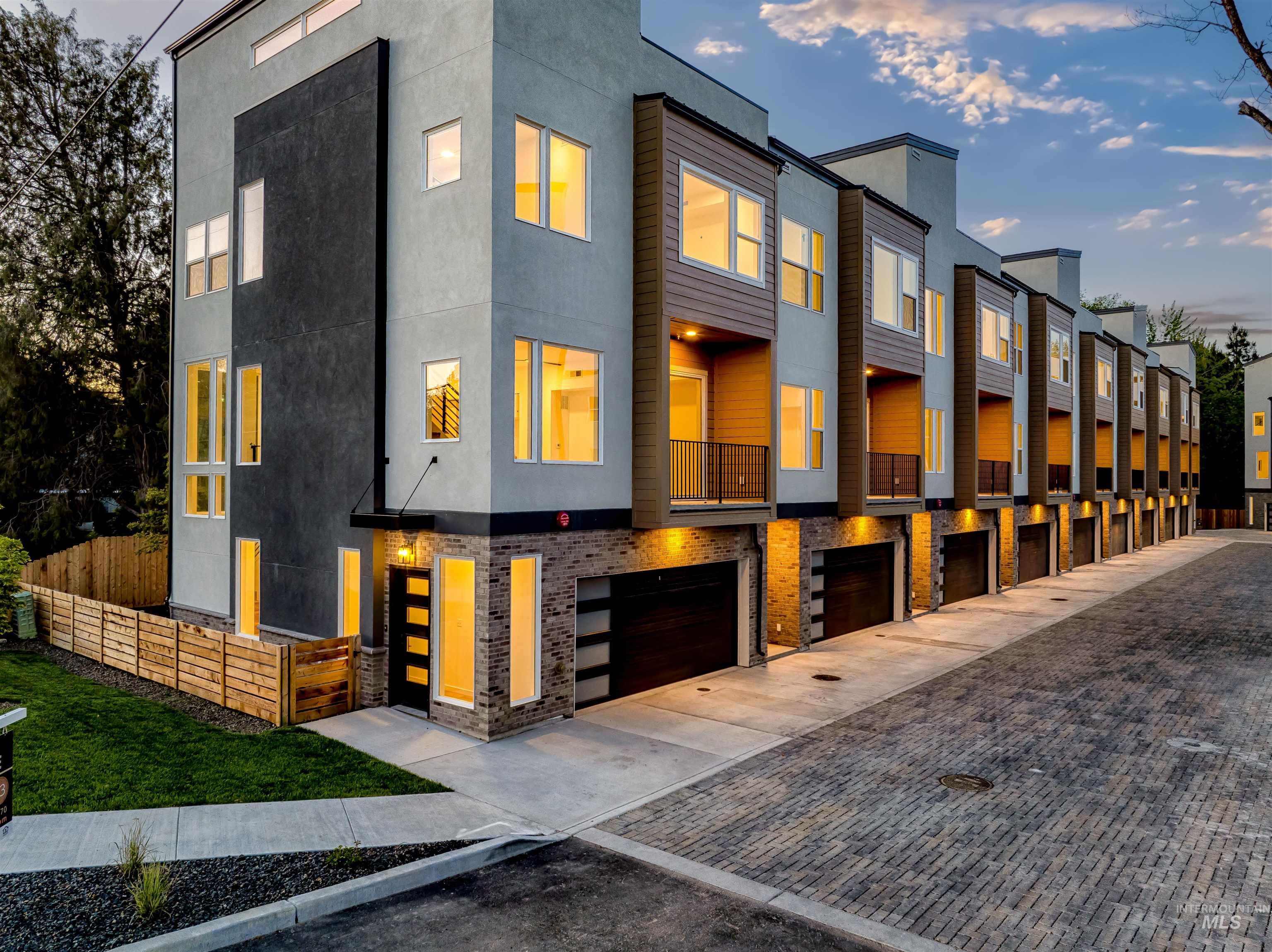 2013 South Makar Lane Boise, ID 83706 - Photo 2 of 43