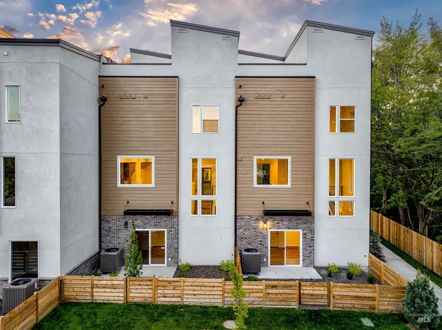 $625,000 | 2013 South Makar Lane, Boise, ID 83706