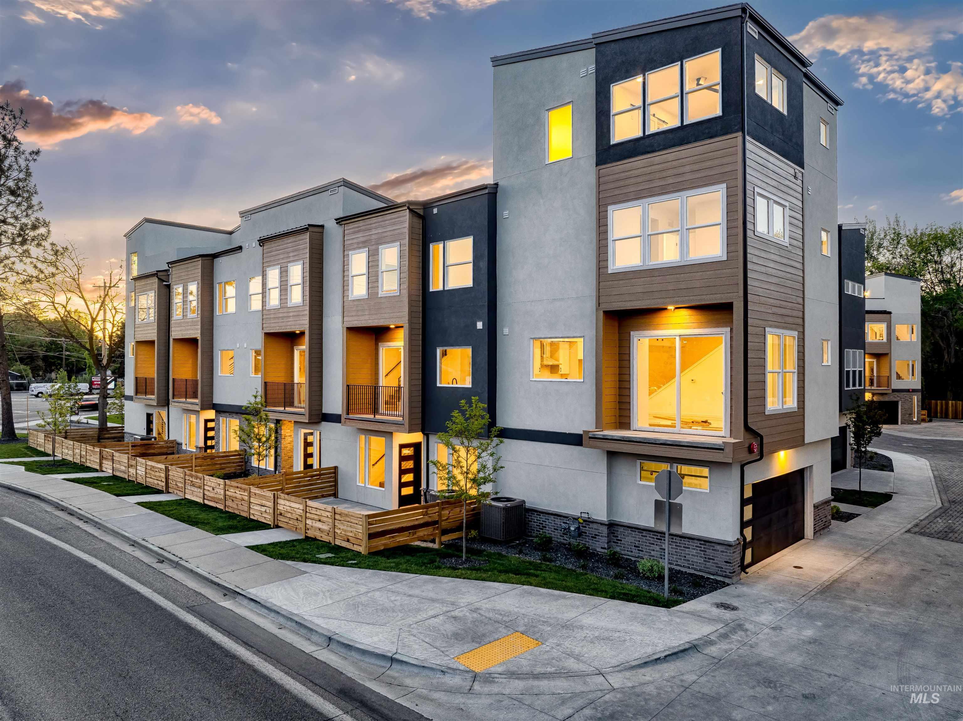 2013 South Makar Lane Boise, ID 83706 - Photo 3 of 43