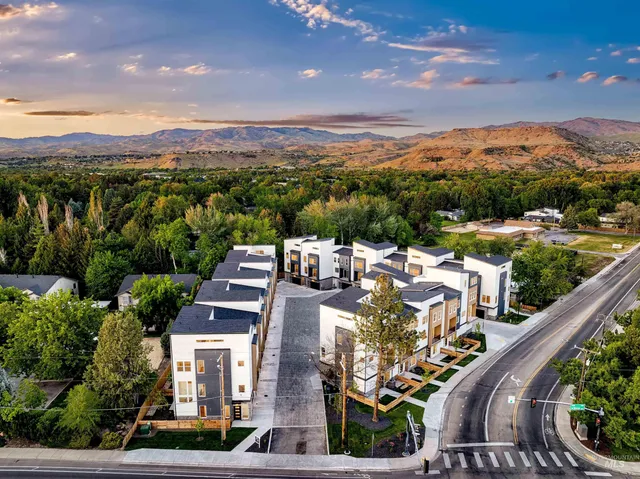 $625,000 | 2013 South Makar Lane, Boise, ID 83706