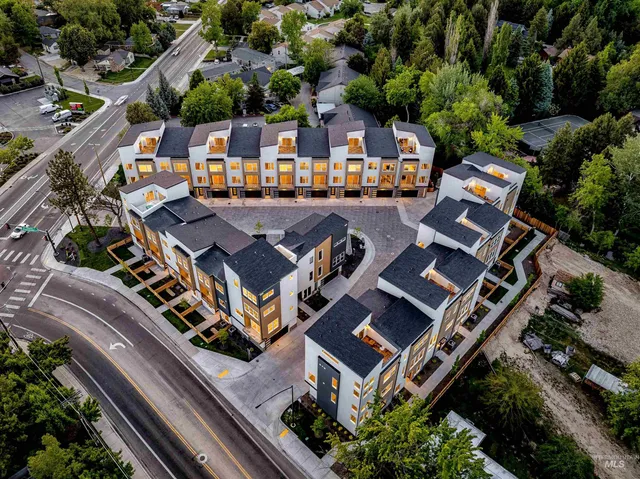 $625,000 | 2013 South Makar Lane, Boise, ID 83706