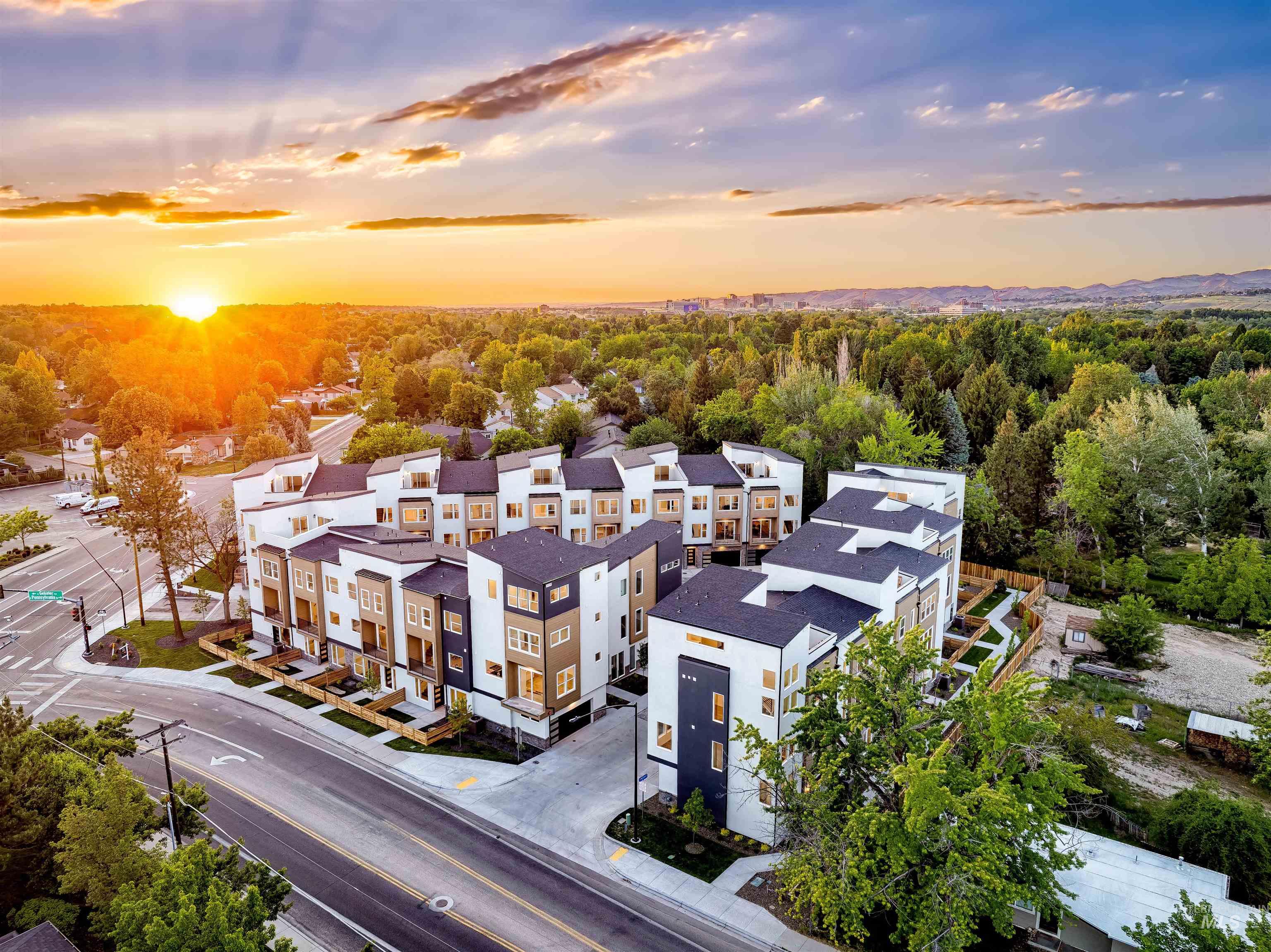 2013 South Makar Lane Boise, ID 83706 - Photo 5 of 43