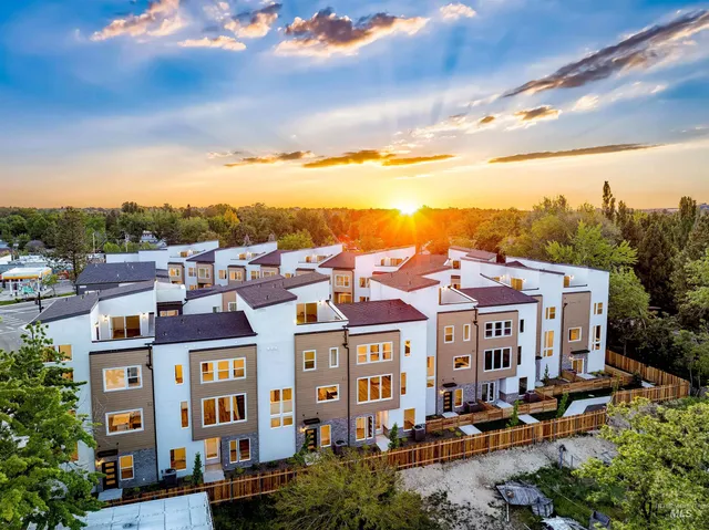 $625,000 | 2013 South Makar Lane, Boise, ID 83706