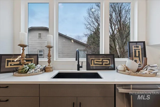 $625,000 | 2013 South Makar Lane, Boise, ID 83706