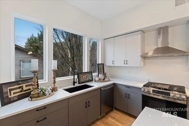 $625,000 | 2013 South Makar Lane, Boise, ID 83706