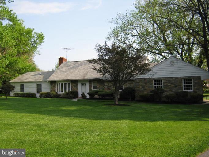 17421 Dr Bird Road Sandy Spring, MD 20860 - Photo 1 of 20 Exterior (Main)