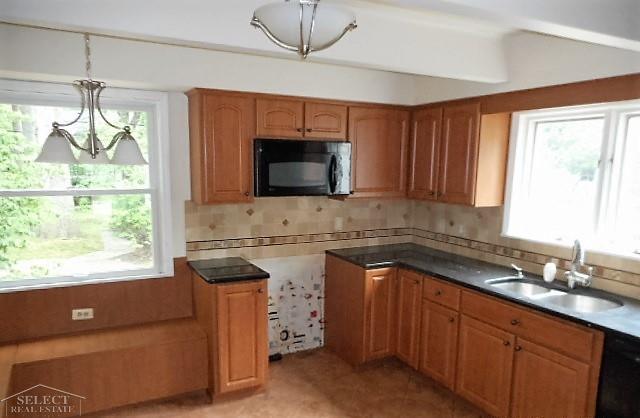 1840 Broadstone Road Grosse Pointe, MI 48236 - Photo 9 of 30 31301186-8.JPG