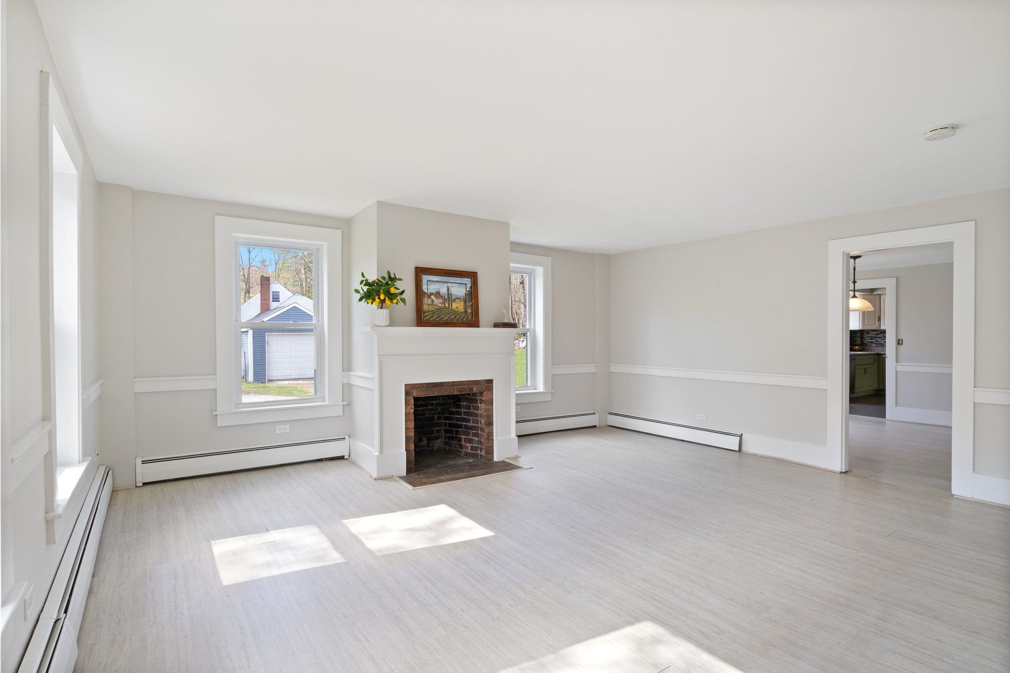 102 Mountain Road Goffstown, NH 03045 - Photo 5 of 34 Gallery Image 5