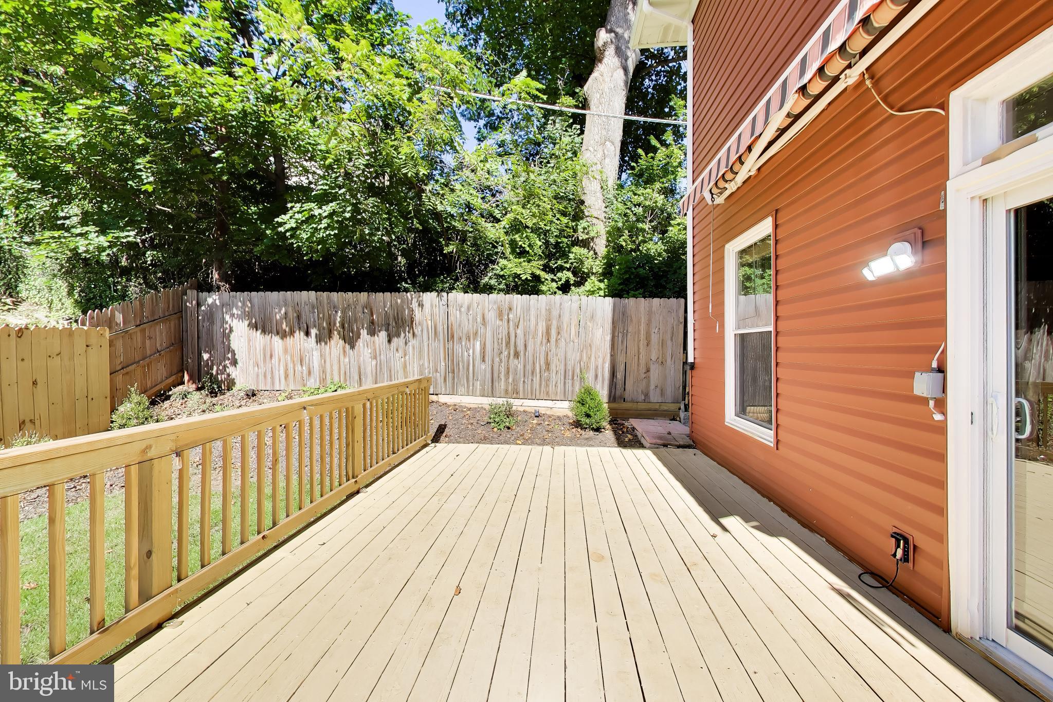11906 Claridge Road Silver Spring, MD 20902 - Photo 37 of 41 Rear deck off the breakfast area