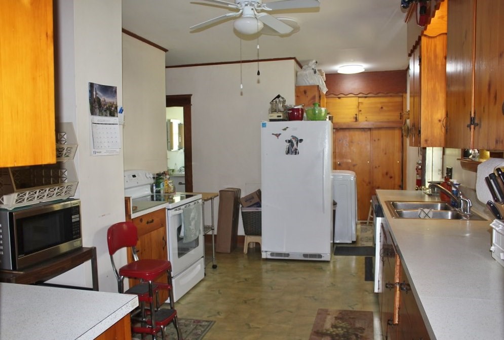 293 Clinton Street Springfield, VT 05156 - Photo 8 of 17