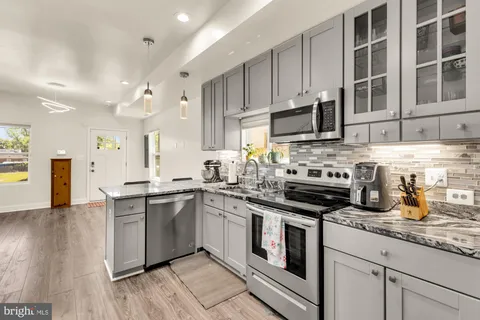 $415,000 | 1002 58th Avenue, Capitol Heights, MD 20743