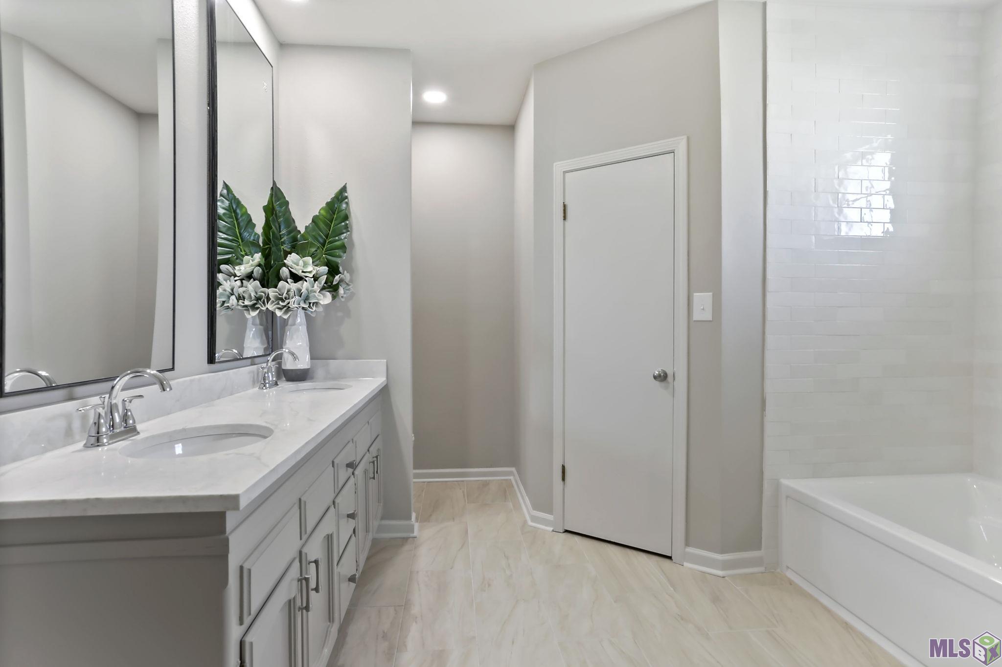 13122 Babin Road Gonzales, LA 70737 - Photo 12 of 20 Gallery Image 12